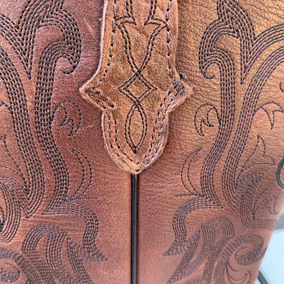 Justin Women Dark Brown Boots - Picture 6 of 12